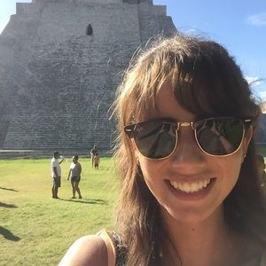 Meet your Posher, Maria